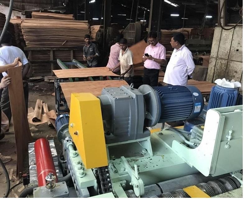 1400mm Spindle Less Peeling Lathe for Core Veneer Production