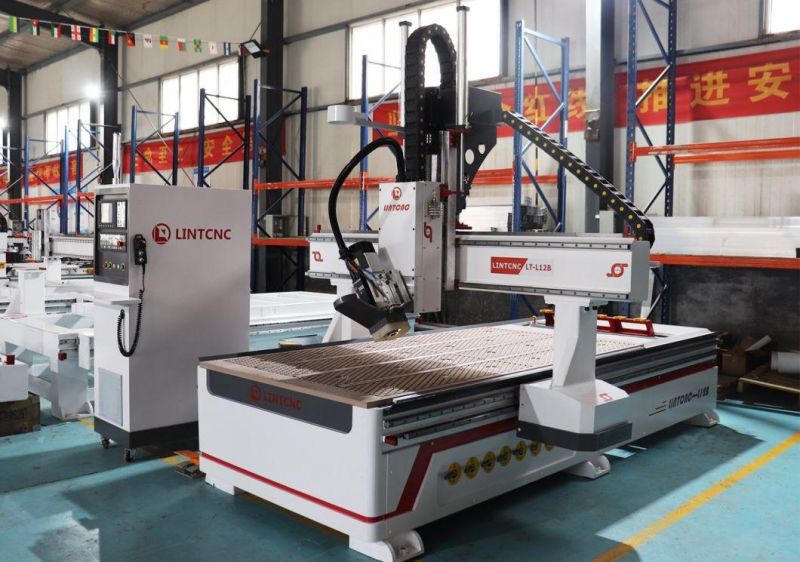 Spindle 180 Degree Swing Automatic 4 Axis 1325 1530 2030 Atc CNC Wood Router for Wooden Doors Cabinets