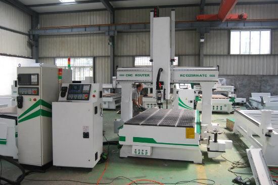 Wookworking Machine, Hsd Spindle, Auto Tool Change, 180 Degree Rotary Engraving 4 Axis Machining Center, CNC Router Machine