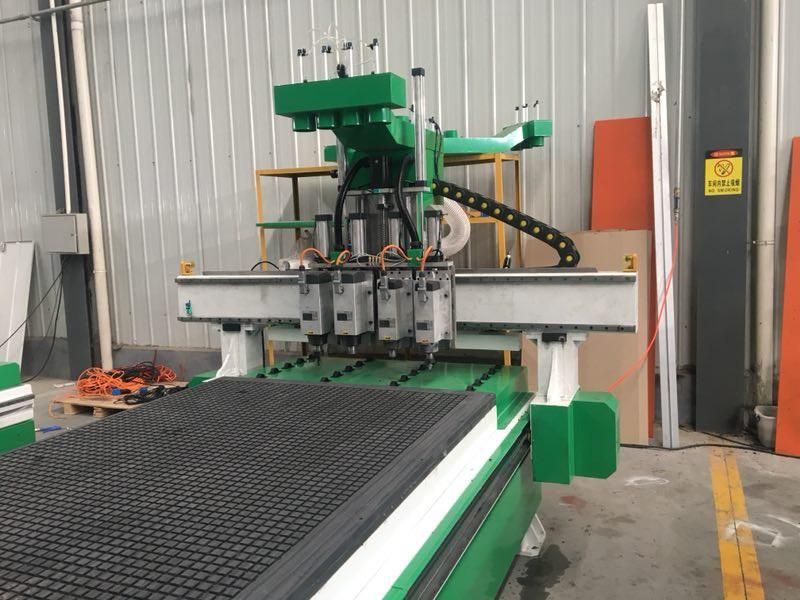Auto Loading Unloading Woodworking Atc CNC Router Machine