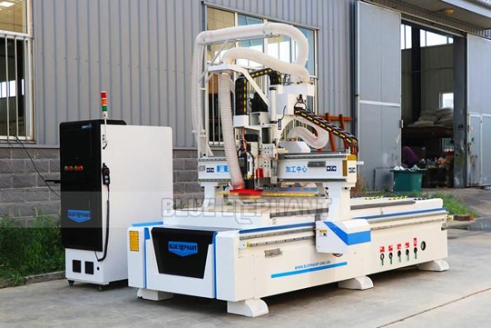 The Latest 1325 Atc CNC Router with Automatic Feeding Device