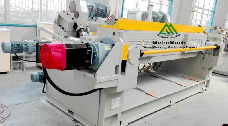 Woodworking Automatic Plywood Veneer Cast Body Spindleless Peeling Clipping Machine