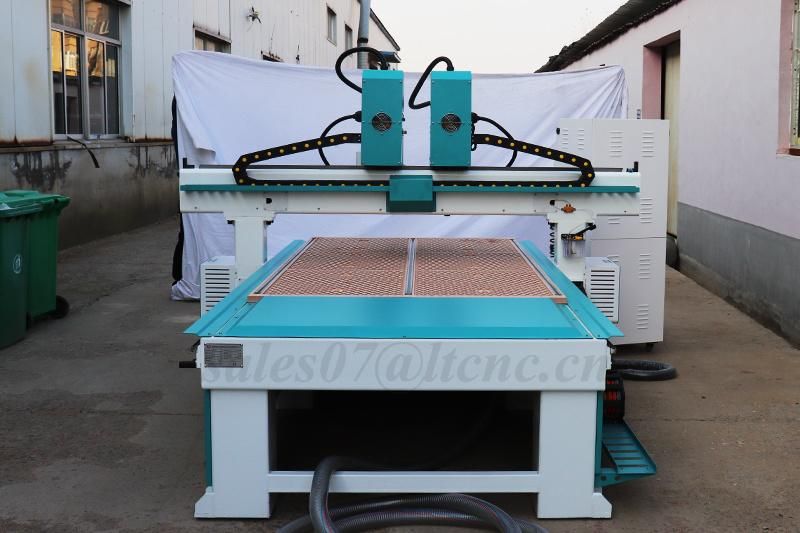 Stable 2 Heads Automatic 3D Wood Carving CNC Router 1325 1525 1530 2030 CNC Router with Saw Blade Machine for Emgraving Cutting Wood Kitchen Cabinet Door Metal