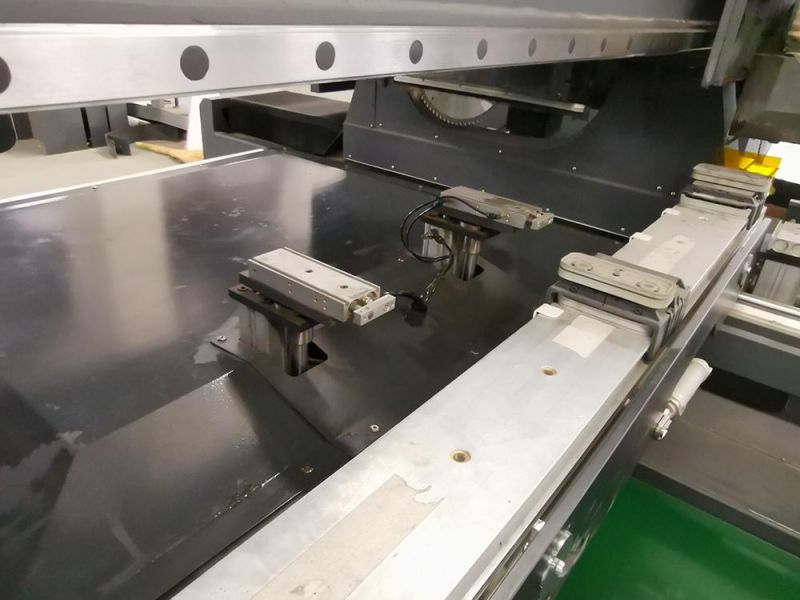 Automatic Cutting Machine Door Cutting Saw Made in China High Efficiency High Precision
