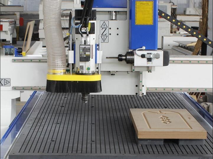 Blue China Multifunctional Japan Yaskawa Servo Motor Atc CNC Router (2513 1325)