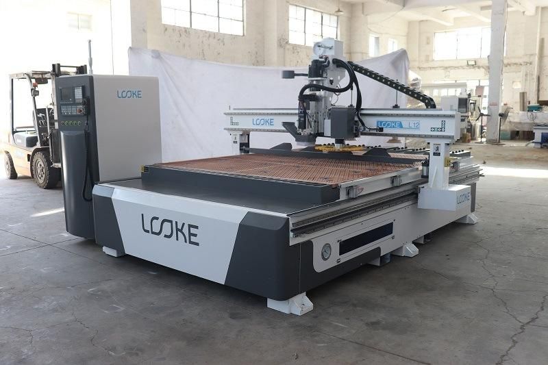 1325 1530 2030 Atc CNC Router with 12 Tools Automatic Change Tools Highly Automatic Nesting Solution with Automatic Loading and Unloading System